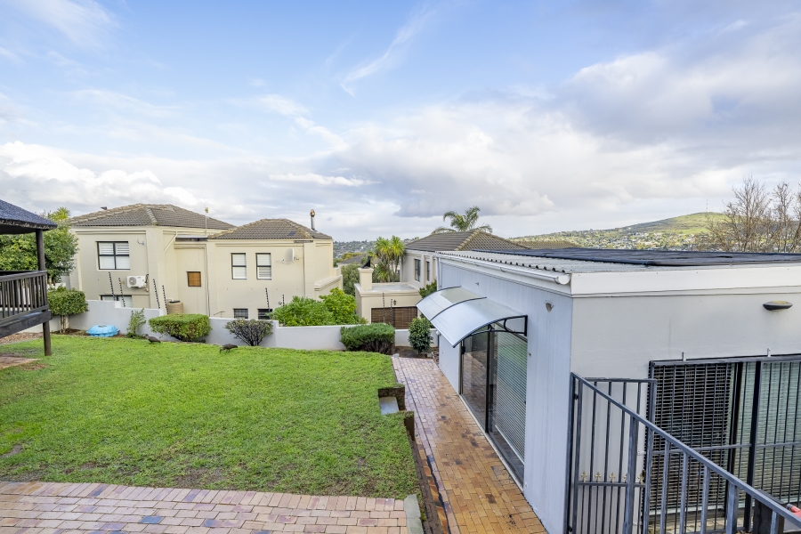 4 Bedroom Property for Sale in Van Riebeeckshof Western Cape